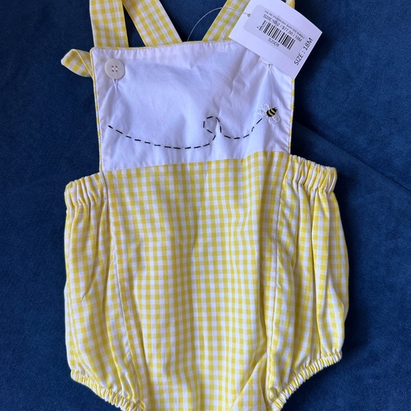 The Proper Peony Busy Bee Bubble - Picture 2 of 4